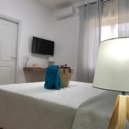 Nocleg ze śniadaniem La Maison Derriere 4*