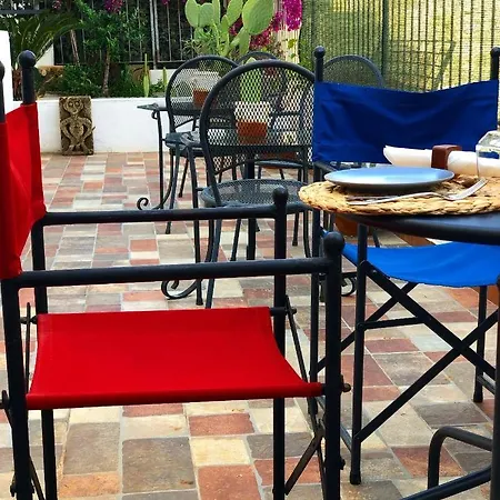 Bed & Breakfast La Maison Derriere