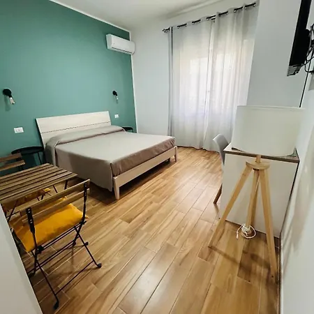 La Maison Derriere
