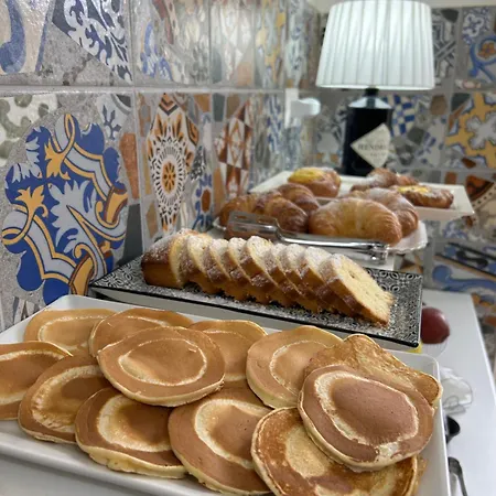 La Maison Derriere