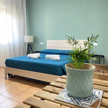 La Maison Derriere Bed & Breakfast