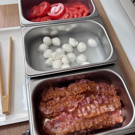 La Maison Derriere تروبيا