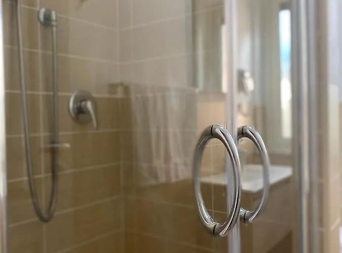 La Maison Derriere Nocleg ze śniadaniem 4*