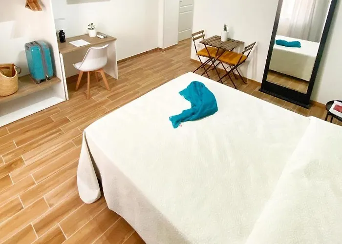 La Maison Derriere Nocleg ze śniadaniem 4*